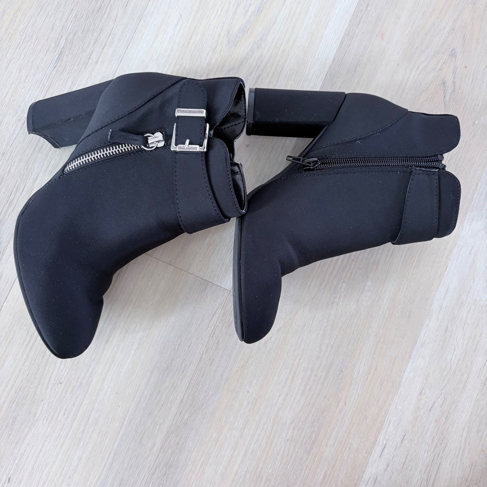 Unisa Unrisha-R Blk Textile Block Heel Ankle Boots Buckle Detail Wide Width 6.5W - Picture 2 of 8